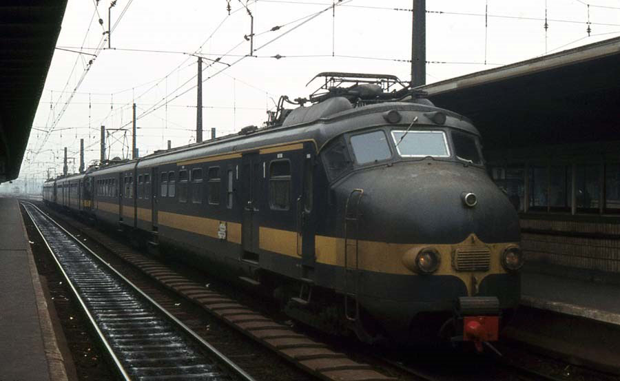 1975-VK-10