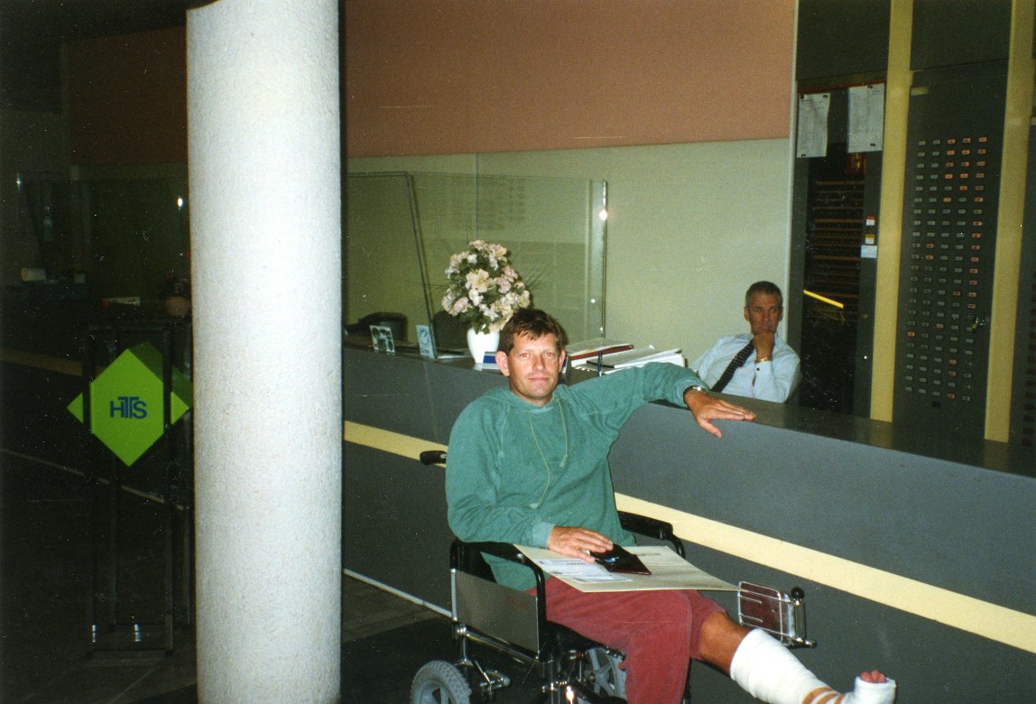 1997-Bergen-op-Zoom-Jaap-Dokter-breekt-enkel